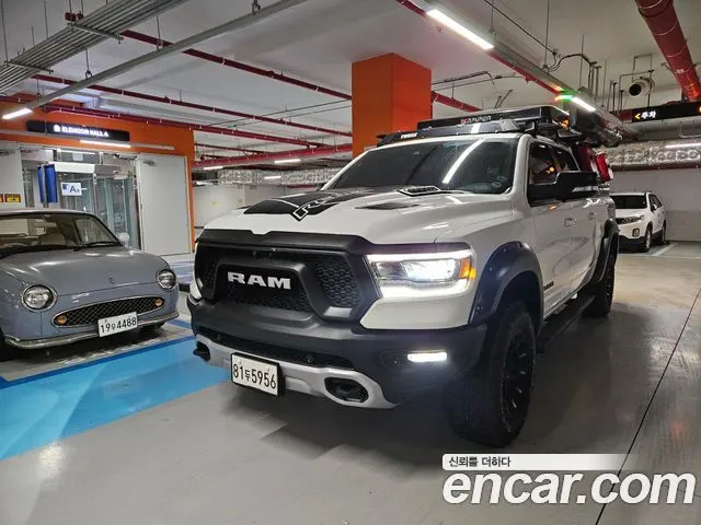 DODGE RAM PICKUP 2020
