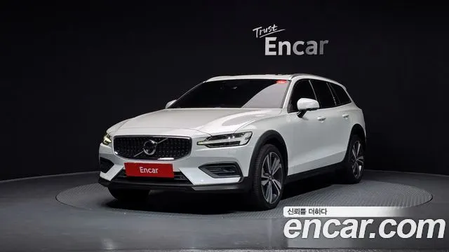 VOLVO V60 CROSS COUNTRY — из Кореи под ключ