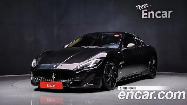 MASERATI GRANTURISMO 2013