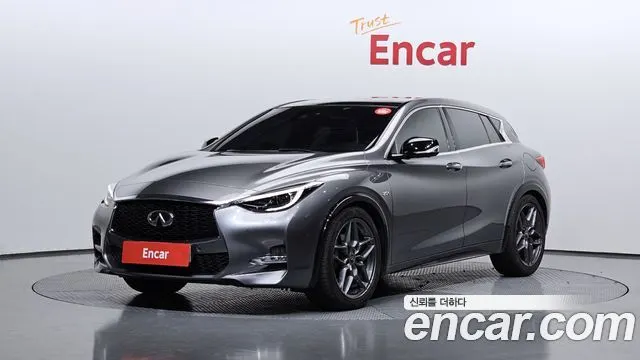 INFINITI Q30 2017