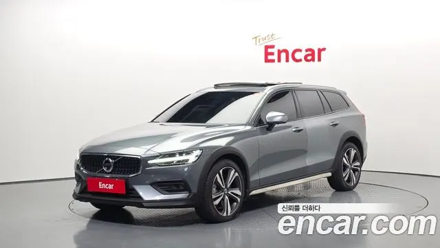 VOLVO V60 CROSS COUNTRY — из Кореи под ключ