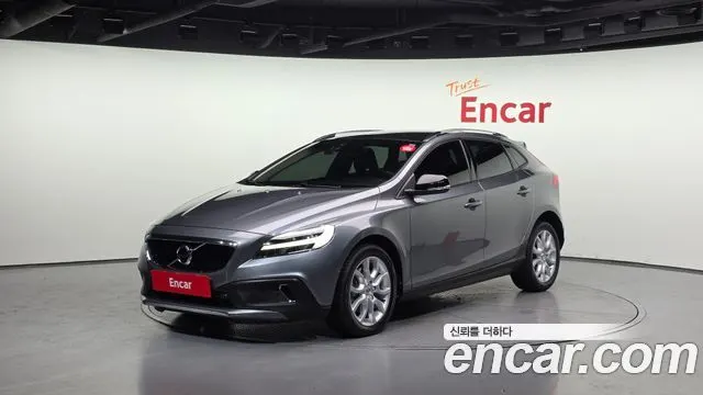 VOLVO V40 CROSS COUNTRY — из Кореи под ключ