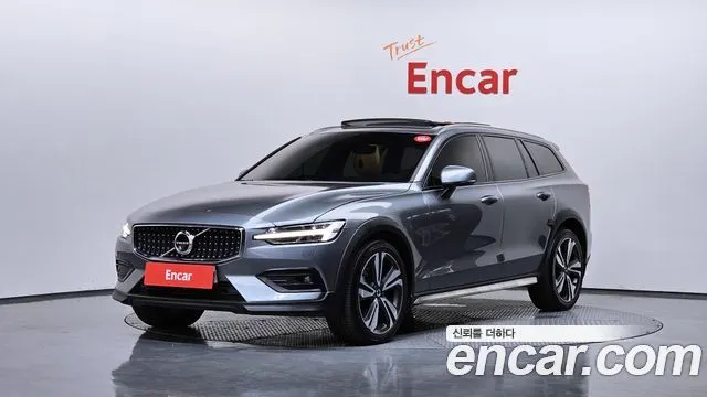 VOLVO V60 CROSS COUNTRY — из Кореи под ключ