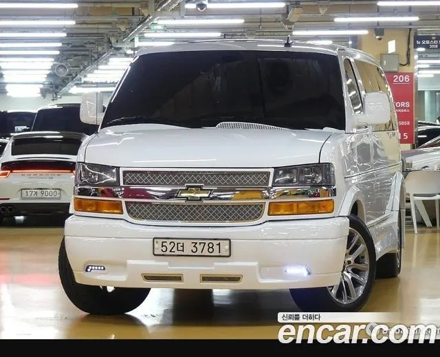 CHEVROLET EXPRESS VAN — из Кореи под ключ