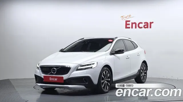 VOLVO V40 CROSS COUNTRY — из Кореи под ключ
