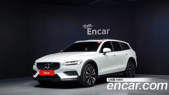 VOLVO V60 CROSS COUNTRY — из Кореи под ключ