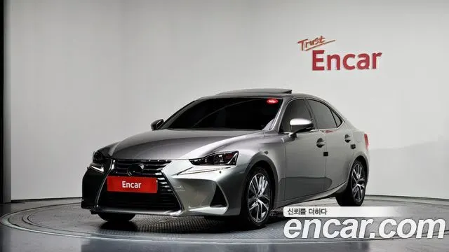 LEXUS IS300 2019