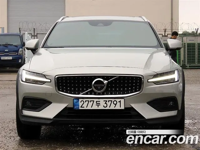 VOLVO V60 CROSS COUNTRY — из Кореи под ключ