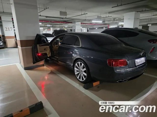 BENTLEY FLYING SPUR 2018 — 27 000 км, серебристый, Корея — под ключ — фото 2