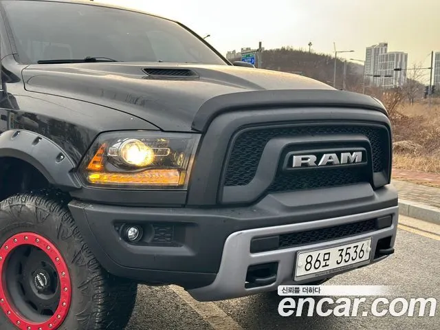DODGE RAM PICKUP 2017 — 60 000 км, чёрный, Корея — под ключ — фото 3