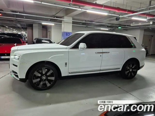ROLLS-ROYCE CULLINAN 2023 — 1 689 км, белый, Корея — под ключ — фото 2