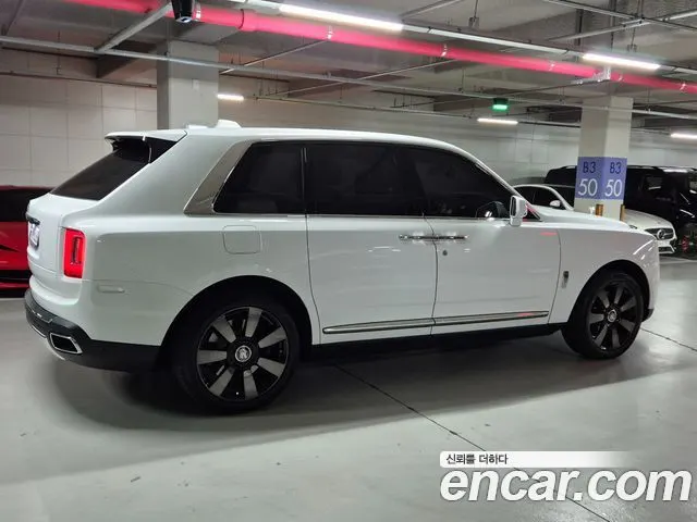 ROLLS-ROYCE CULLINAN 2023 — 1 689 км, белый, Корея — под ключ — фото 4
