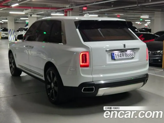ROLLS-ROYCE CULLINAN 2023 — 1 689 км, белый, Корея — под ключ — фото 6