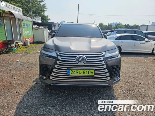 LEXUS LX 2025 — 4 871 км, коричневый, Корея — под ключ — фото 1