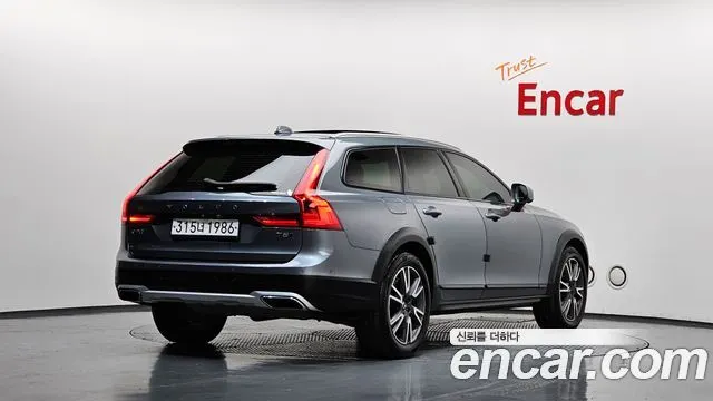 VOLVO V90 CROSS COUNTRY — из Кореи под ключ
