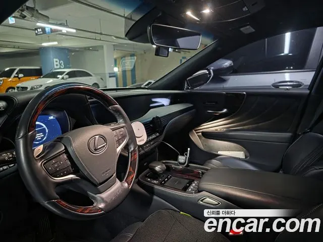 LEXUS LS500H — из Кореи под ключ