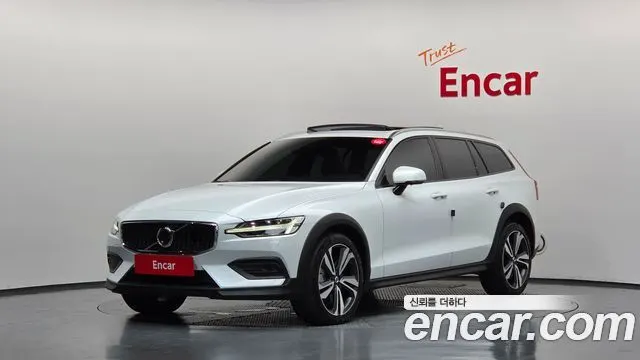 VOLVO V60 CROSS COUNTRY — из Кореи под ключ