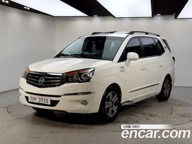 KGM KORANDO TURISMO 2015 — 134 000 км, белый, Корея — под ключ — фото 1