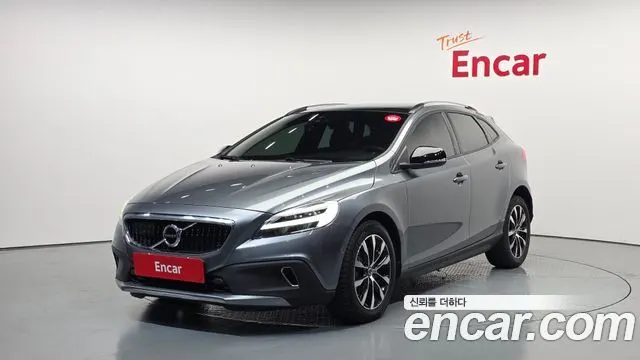 VOLVO V40 CROSS COUNTRY — из Кореи под ключ