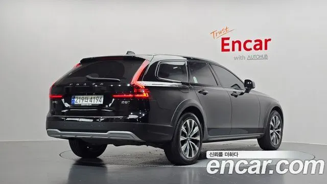 VOLVO V90 CROSS COUNTRY — из Кореи под ключ