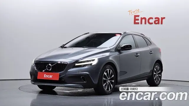 VOLVO V40 CROSS COUNTRY — из Кореи под ключ