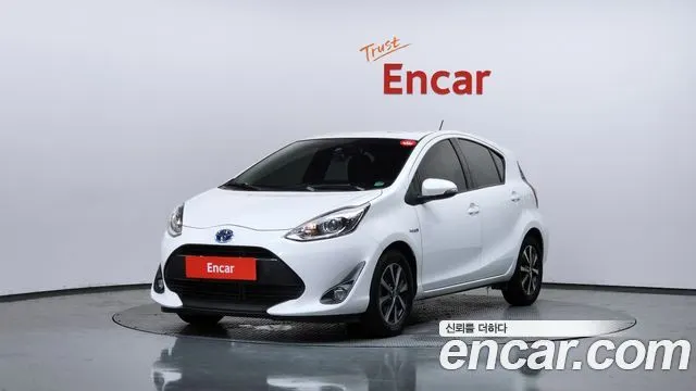 TOYOTA PRIUS C 2018