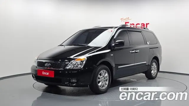 KIA GRAND CARNIVAL 2010