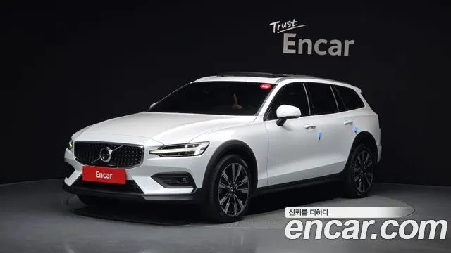 VOLVO V60 CROSS COUNTRY — из Кореи под ключ