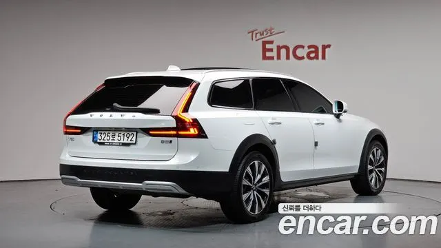 VOLVO V90 CROSS COUNTRY — из Кореи под ключ