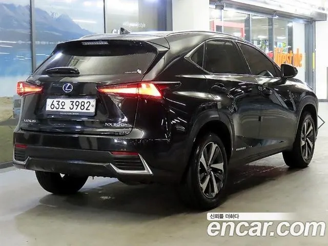 LEXUS NX300H 2019 — 45 400 км, чёрный, Корея — под ключ — фото 4