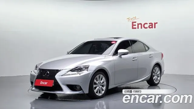 LEXUS IS250 2014 — 39 870 км, серебристо-серый, Корея — под ключ — фото 1
