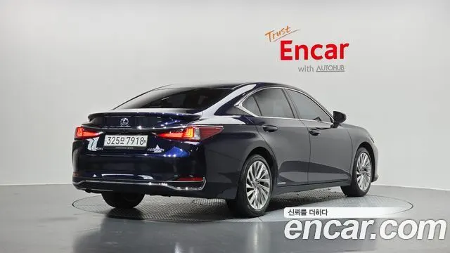 LEXUS ES300H — из Кореи под ключ