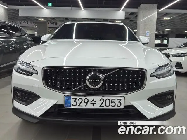 VOLVO V60 CROSS COUNTRY — из Кореи под ключ