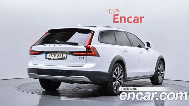 VOLVO V90 CROSS COUNTRY — из Кореи под ключ