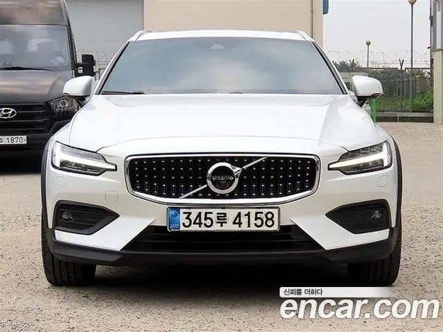 VOLVO V60 CROSS COUNTRY — из Кореи под ключ