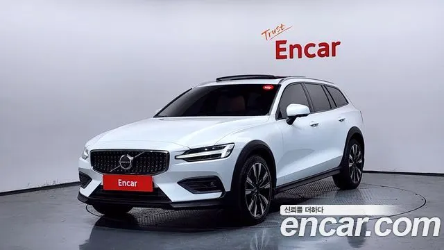 VOLVO V60 CROSS COUNTRY — из Кореи под ключ