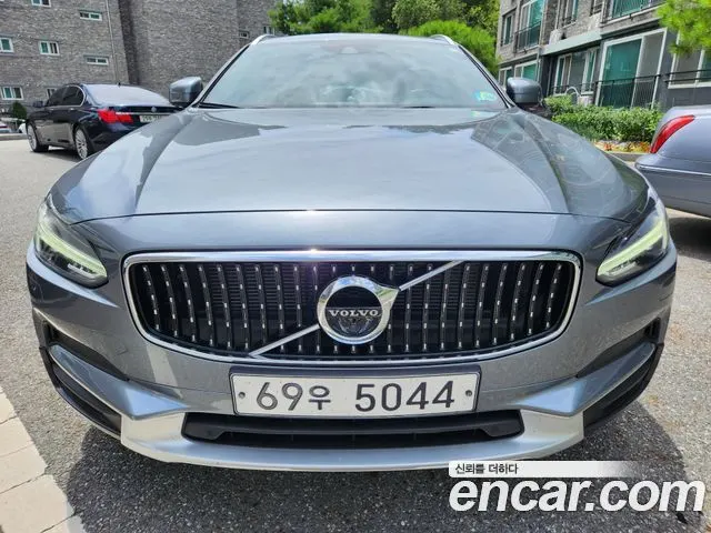 VOLVO V90 CROSS COUNTRY — из Кореи под ключ