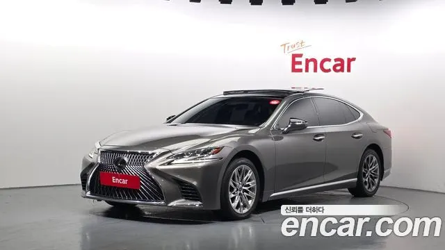 LEXUS LS500 2019