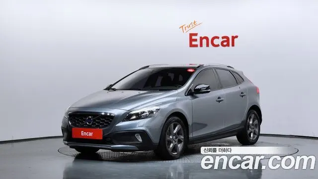VOLVO V40 CROSS COUNTRY — из Кореи под ключ