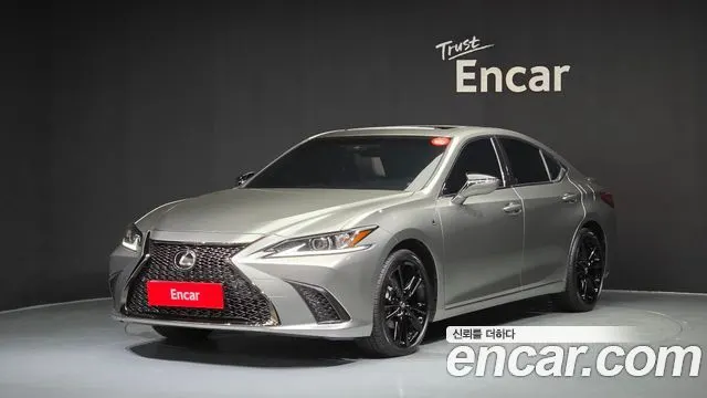 LEXUS ES300H 2024 — 21 322 км, светло-золотистый, Корея — под ключ — фото 1