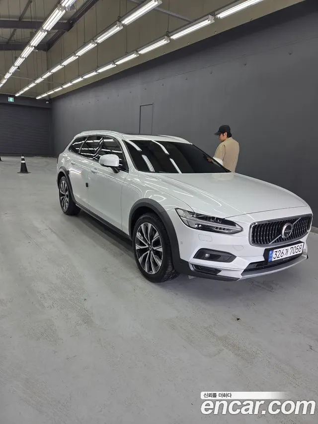 VOLVO V90 CROSS COUNTRY — из Кореи под ключ