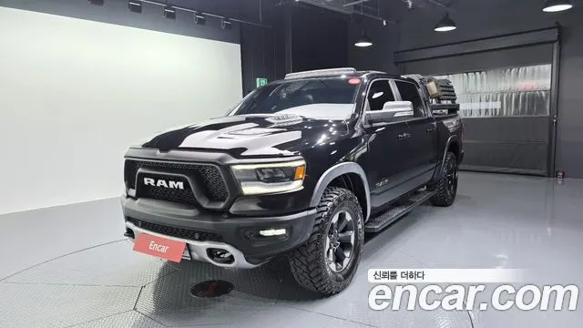 DODGE RAM PICKUP 2020