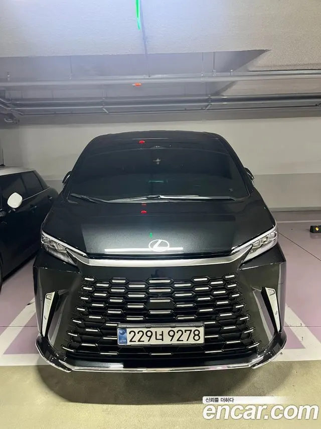 LEXUS LM — из Кореи под ключ