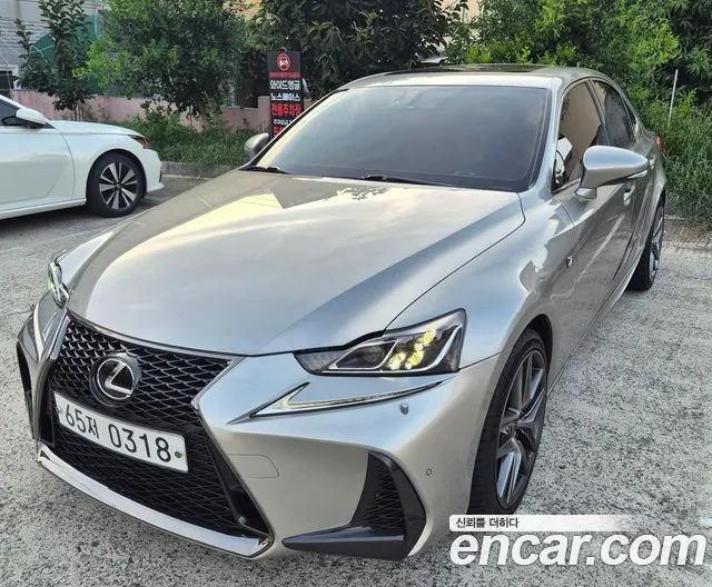 LEXUS IS200T 2017 — 89 000 км, светло-золотистый, Корея — под ключ — фото 11