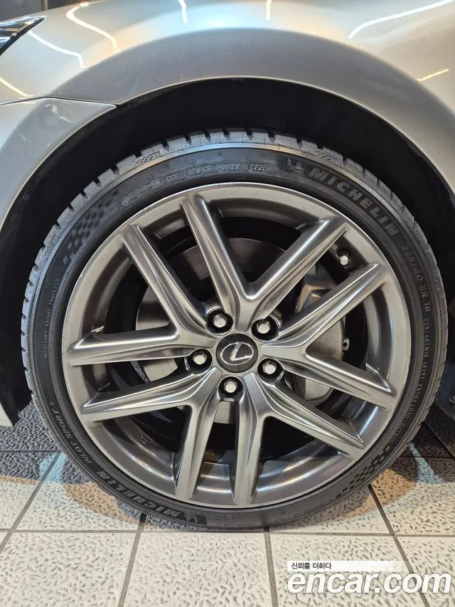 LEXUS IS200T 2017 — 89 000 км, светло-золотистый, Корея — под ключ — фото 6