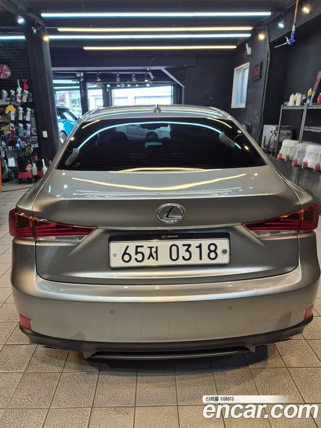 LEXUS IS200T 2017 — 89 000 км, светло-золотистый, Корея — под ключ — фото 7