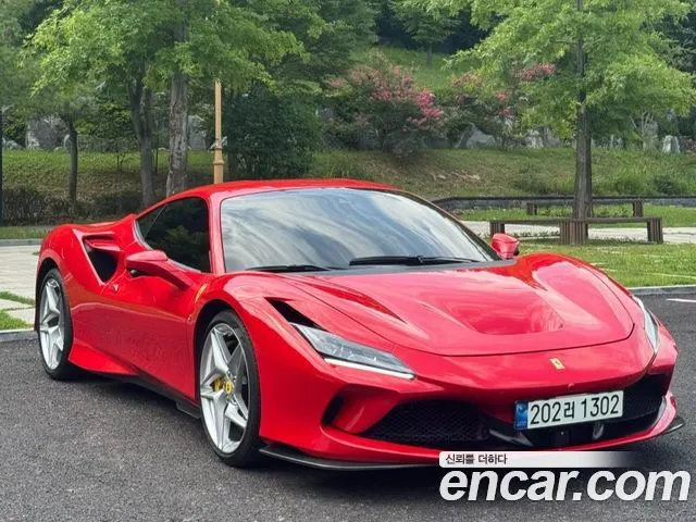 FERRARI F8 2022