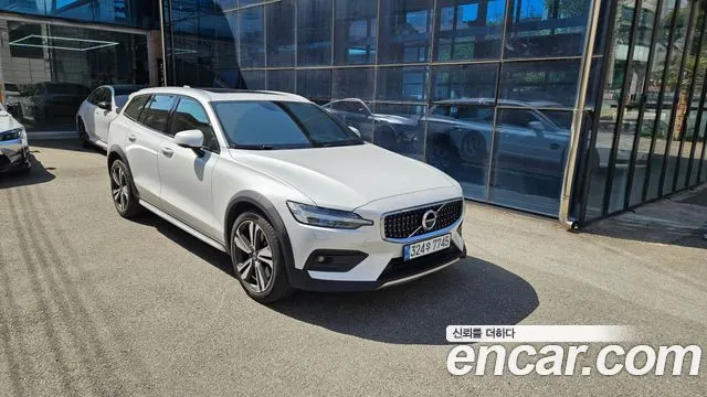VOLVO V60 CROSS COUNTRY — из Кореи под ключ