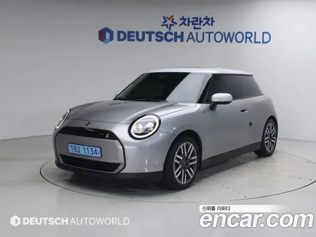 MINI COOPER ELECTRIC 2024 — 5 538 км, серебристо-серый, Корея — под ключ — фото 1