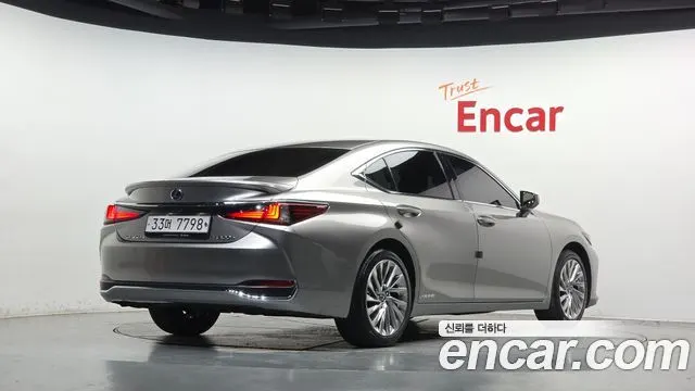 LEXUS ES300H — из Кореи под ключ